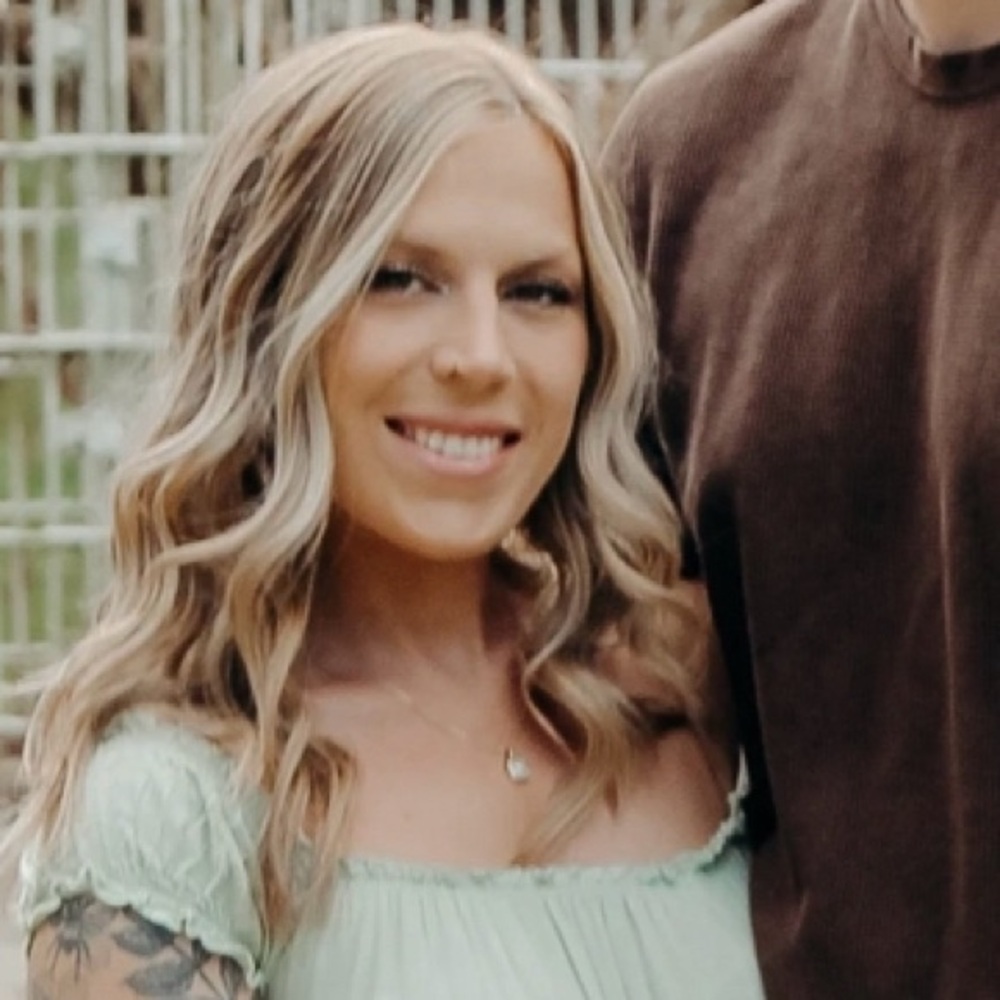 Meet your Posher, Brooke